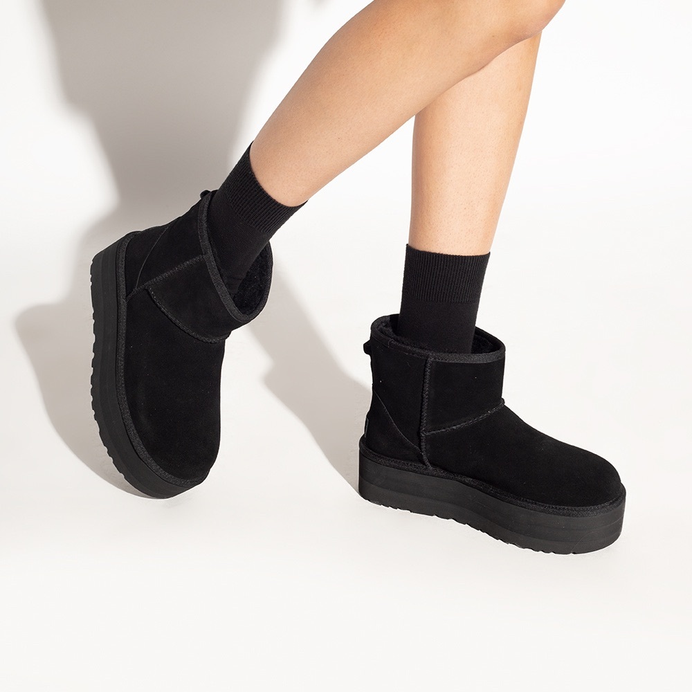 UGG classic mini platform boots
